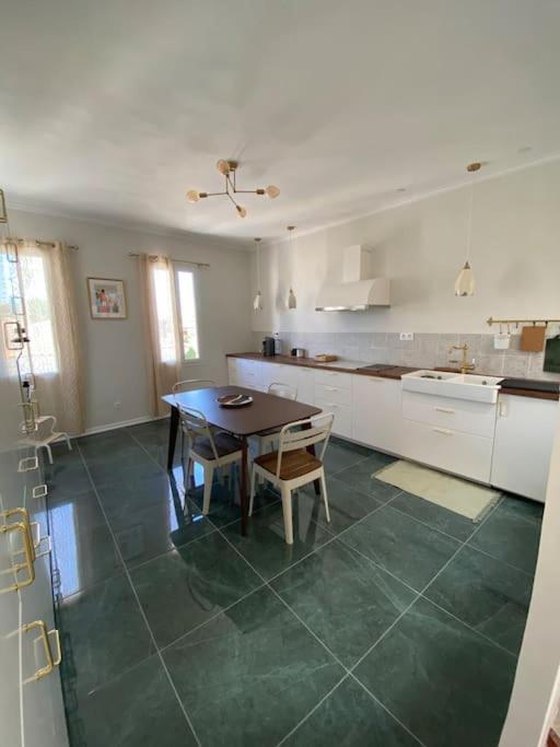 Merveilleuse Maison De Village Maillane ภายนอก รูปภาพ